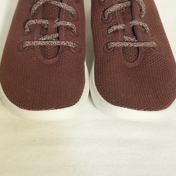 Allbirds Tree Runner Maroon Sneaker Size 9 - Picture 2 of 7